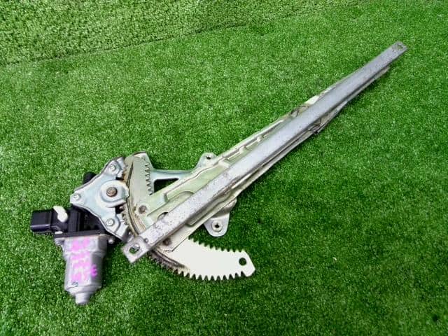Front Right Door Regulator MITSUBISHI Mirage 2012 DBA-A05A — photo 1