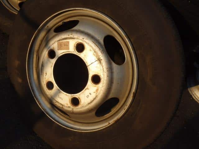 Wheel ISUZU Journey 1999 KC-JRW40 4030041T00 — photo 3
