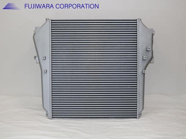 Intercooler HINO Hino largesize car KS-SS1EKJA 243002191 — photo 2
