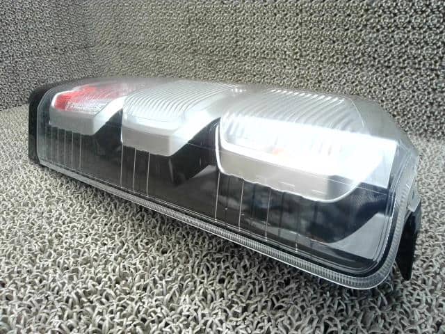 Right Tail Light HONDA N BOX 2015 DBA-JF1 — photo 3