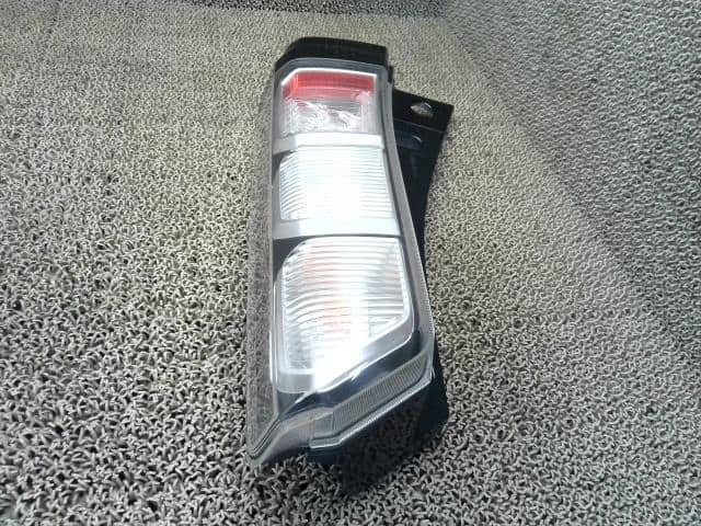 Right Tail Light HONDA N BOX 2015 DBA-JF1 — photo 2