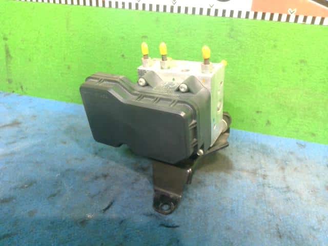 ABS Actuator SUZUKI Jimny 2015 ABA-JB23W 5611057MB0 — photo 2