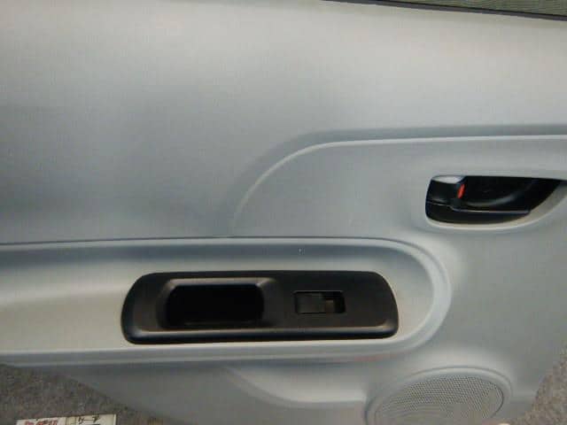 Rear Left Door Trim TOYOTA Aqua 2012 DAA-NHP10 — photo 3