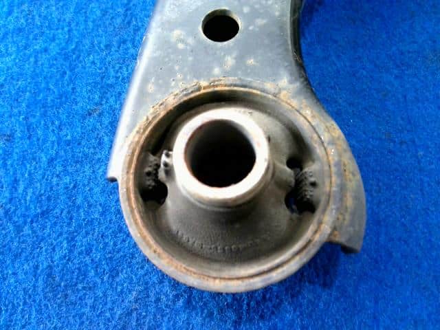 Front Right Lower Control Arm DAIHATSU Tanto 2014 DBA-LA610S — photo 2