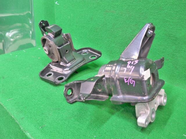 Engine Parts TOYOTA Prius 2009 DAA-ZVW30 — photo 2