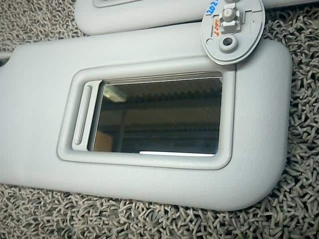 Sun Visor TOYOTA Aqua 2015 DAA-NHP10 — photo 5