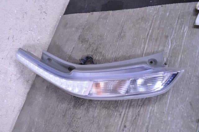 Left Tail Light NISSAN Leaf_ 2010 ZAA-ZE0 — photo 1