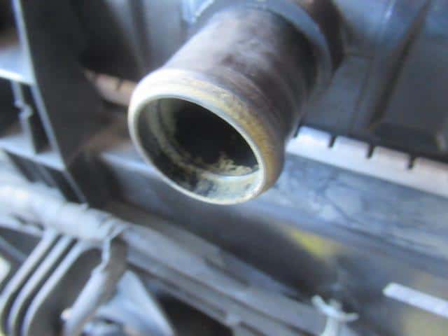 Radiator NISSAN Tino 2001 GF-V10 — photo 3