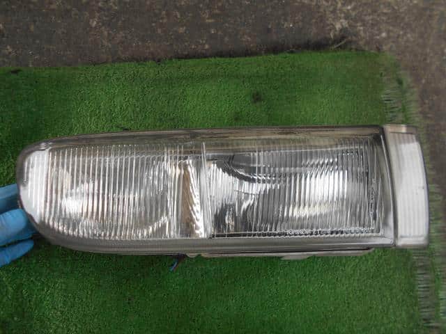Right Fog Light NISSAN Gloria 1992 E-PY32 B61500P400 — photo 1