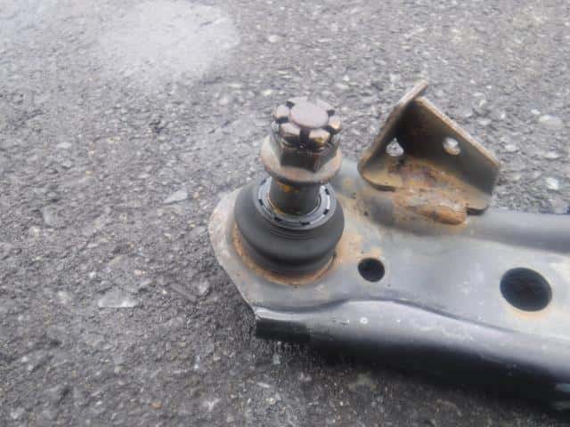 Front Right Lower Control Arm HONDA N BOX 2013 DBA-JF2 51350TY0010 — photo 2