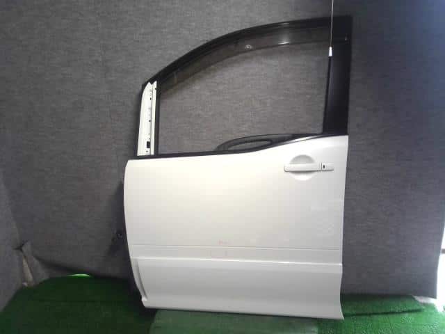 Front Left Door Assembly NISSAN Serena 2010 DBA-CC25 — photo 1