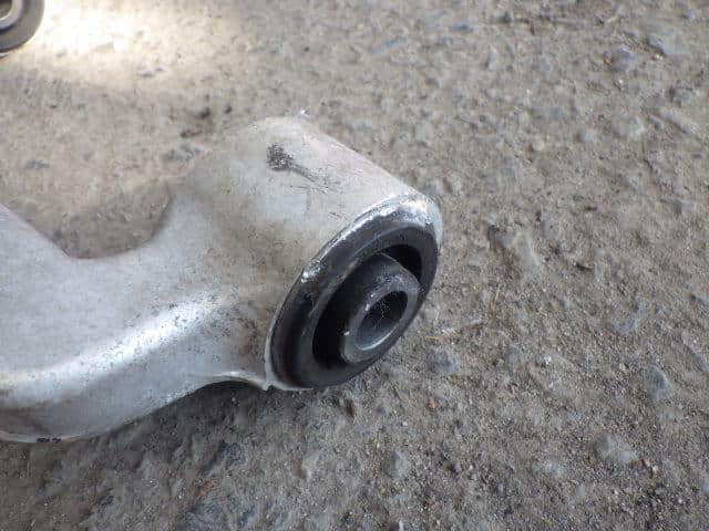 Rear Right Upper Control Arm NISSAN Elgrand 2006 CBA-E51 — photo 3