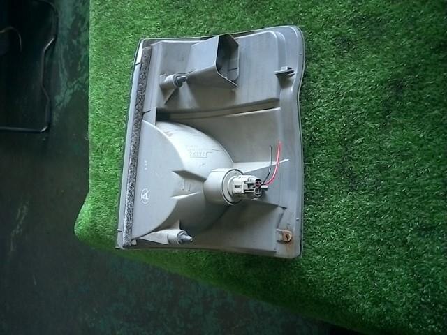 Right Side Marker Light NISSAN Caravan Van 2003 KG-VWE25 — photo 2