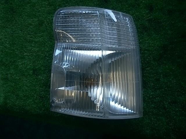 Right Side Marker Light NISSAN Caravan Van 2003 KG-VWE25 — photo 1