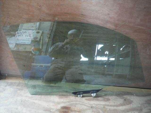 Front Right Door Windshield HONDA Life 2004 CBA-JB5 — photo 1