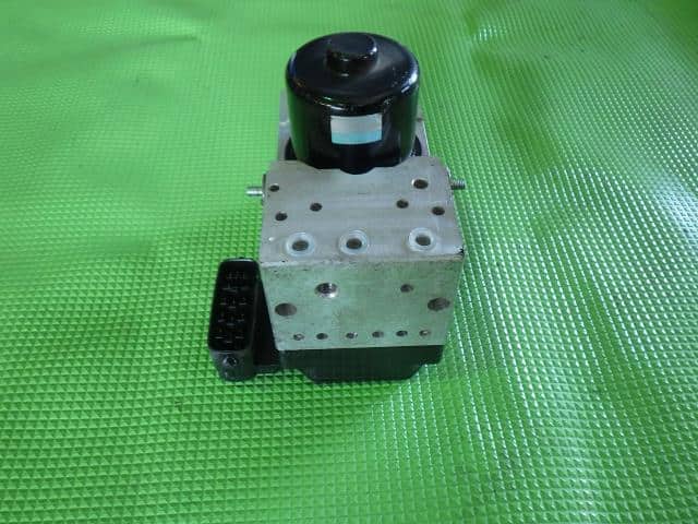 ABS Actuator HINO Dutro 2006 PB-XZU306M 4454837020 — photo 2