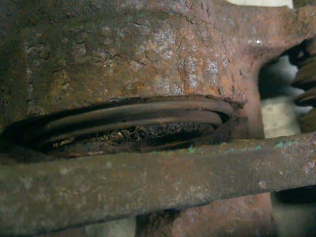 Front Right Caliper SUBARU Sambar 2003 LE-TT2 26292TC001 — photo 3