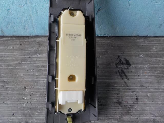 Power Window Switch TOYOTA Prius 2008 DAA-NHW20 — photo 3