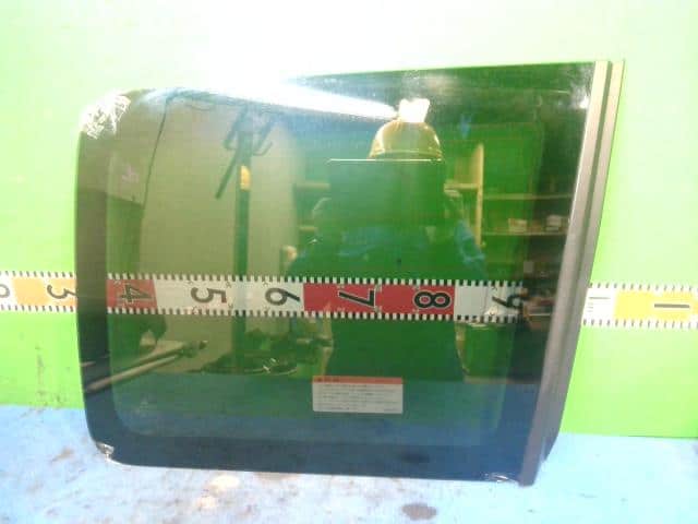Door Windshield MITSUBISHI Delica D5 2009 DBA-CV5W 6121A202 — photo 1
