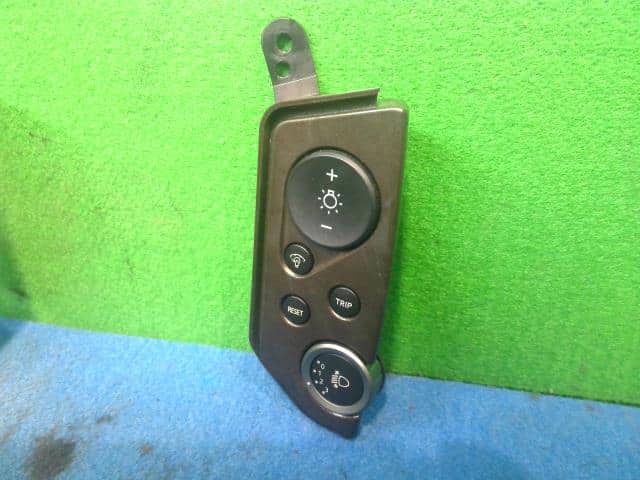 Interior Parts NISSAN Elgrand 2003 UA-NE51 — photo 2