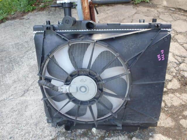 Radiator SUZUKI Swift 2015 DBA-ZC72S 1770061P00 — photo 1