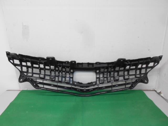 Radiator Grille TOYOTA Prius Alpha 2011 DAA-ZVW41 — photo 5