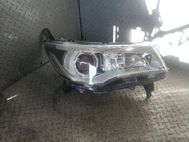 Right Headlight MITSUBISHI Ek custom 2013 DBA-B11W — photo 1