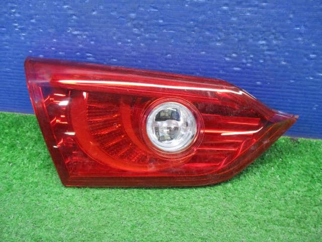 Rear Finish Panel NISSAN Skyline 2014 DAA-HV37 — photo 1