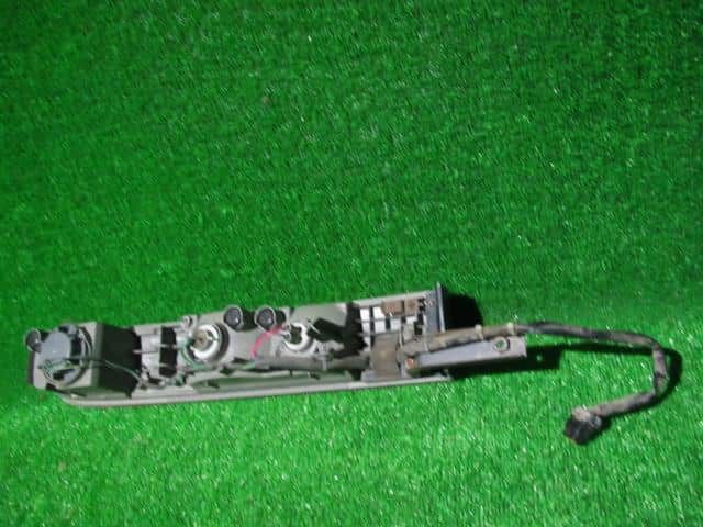 Right Tail Light NISSAN Cube 2007 DBA-YGNZ11 — photo 2