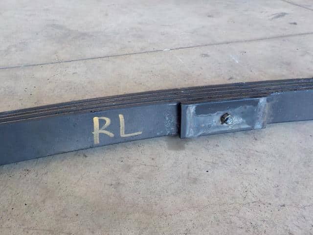 Rear Right Leaf Spring Assembly Mitsubishi Fuso 1996 KC-BE438F — photo 3