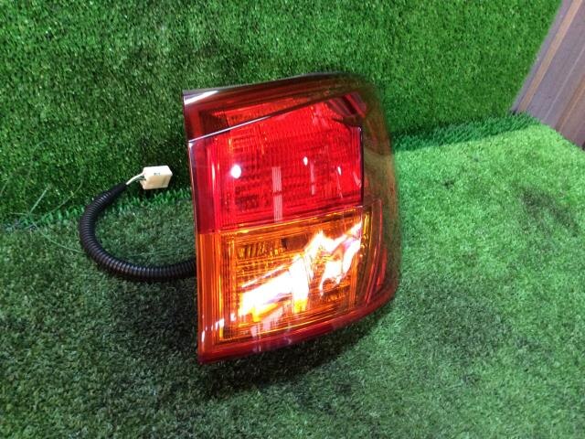Right Tail Light TOYOTA Lexus is 2005 DBA-GSE20 — photo 1