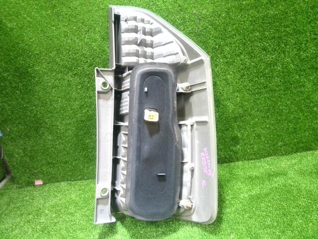 Left Tail Light TOYOTA Noah 2008 DBA-ZRR75 — photo 4