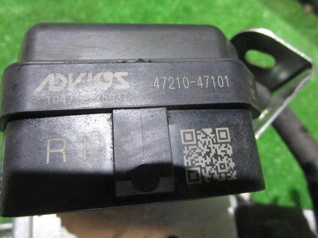 Brake Master Cylinder TOYOTA Prius 2018 DAA-ZVW55 — photo 6