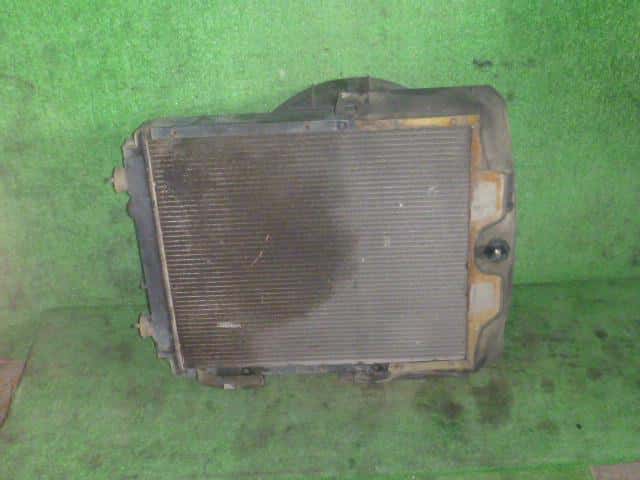 Radiator Mitsubishi Fuso 1996 KC-FB511B ML126001 — photo 1
