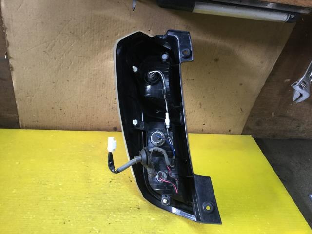 Right Tail Light NISSAN Dayz roox 2014 DBA-B21A — photo 2