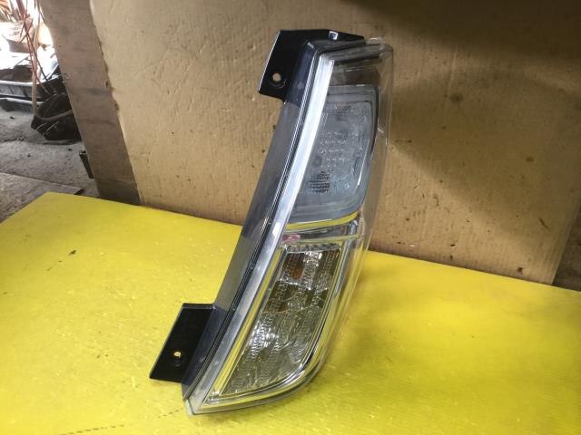 Right Tail Light NISSAN Dayz roox 2014 DBA-B21A — photo 1