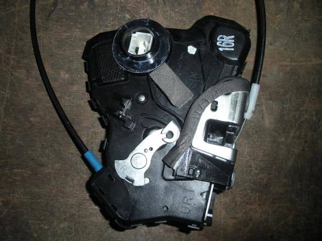 Door Lock Solenoid TOYOTA Avensis 2008 CBA-AZT251 6903002142 — photo 3