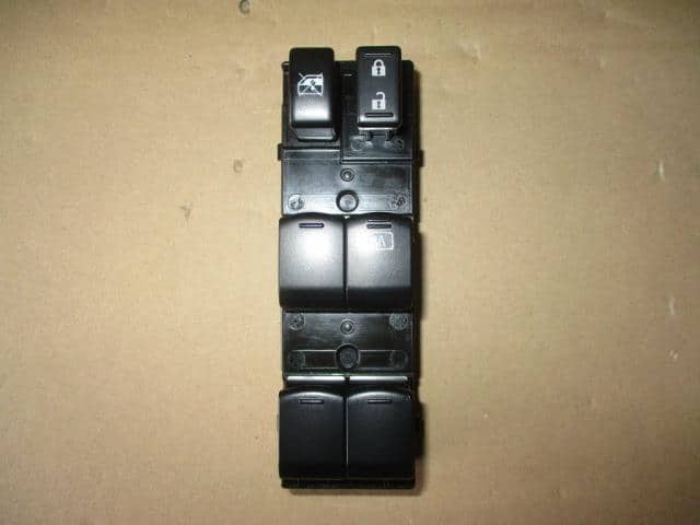 Power Window Switch NISSAN March 2012 DBA-K13 — photo 1