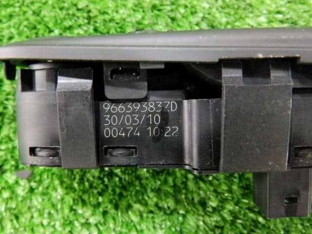 Power Window Switch CITROEN C4 2010 ABA-B585F04P 96639383ZD — photo 3