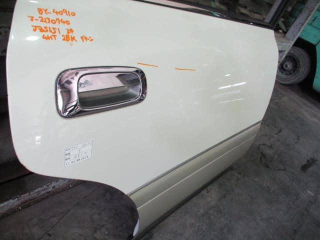 Rear Right Door Assembly TOYOTA Crown 1998 GF-JZS151 — photo 4
