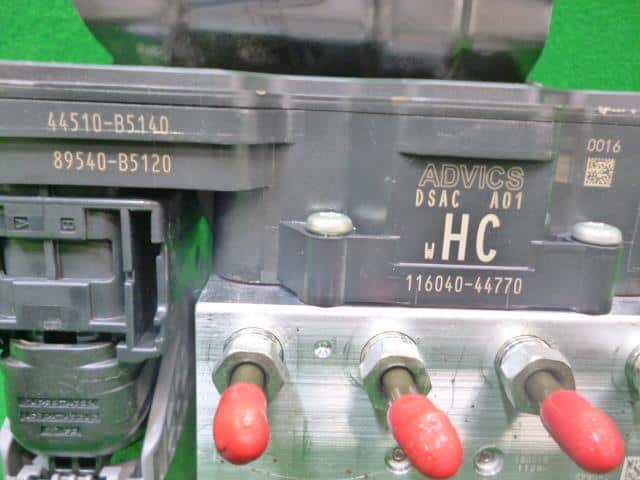 ABS Actuator DAIHATSU Hijet 2018 EBD-S321V — photo 4