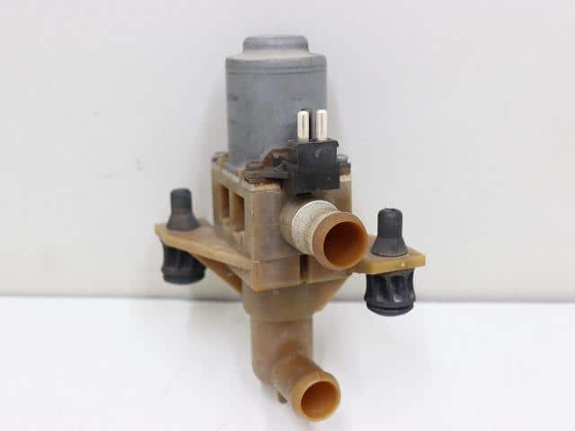 A/C Parts MERCEDES-BENZ Benz v class 2002 GH-638230 0018300684 — photo 2