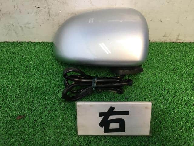 Right Side Mirror VOLKSWAGEN New Beetle 2002 GF-9CAQY — photo 1