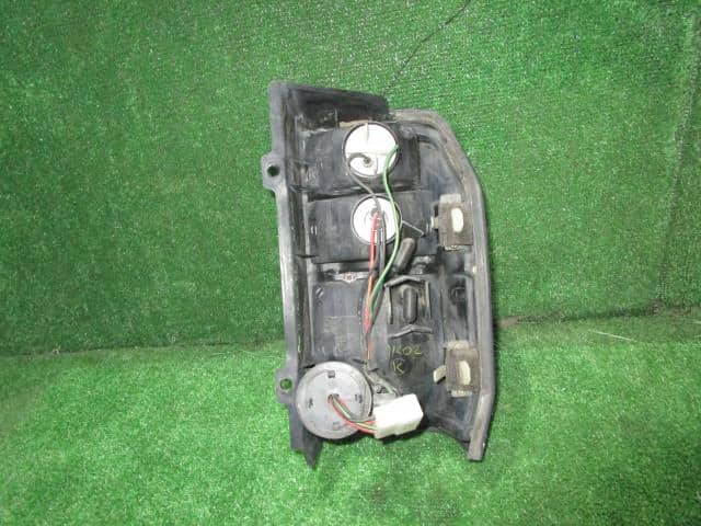 Left Tail Light MAZDA BONGO 2000 KG-SK22M 8BS651160 — photo 4