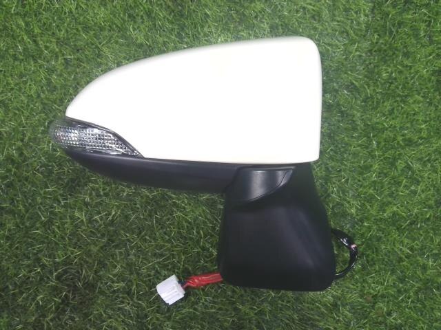 Right Side Mirror TOYOTA Porte 2013 DBA-NCP141 — photo 1