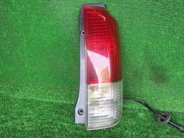 Right Tail Light MITSUBISHI eK Wagon 2001 LA-H81W — photo 1