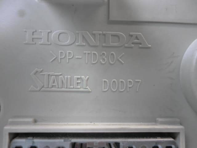 A/C Control Panel HONDA Fit 2014 DAA-GP5 — photo 5