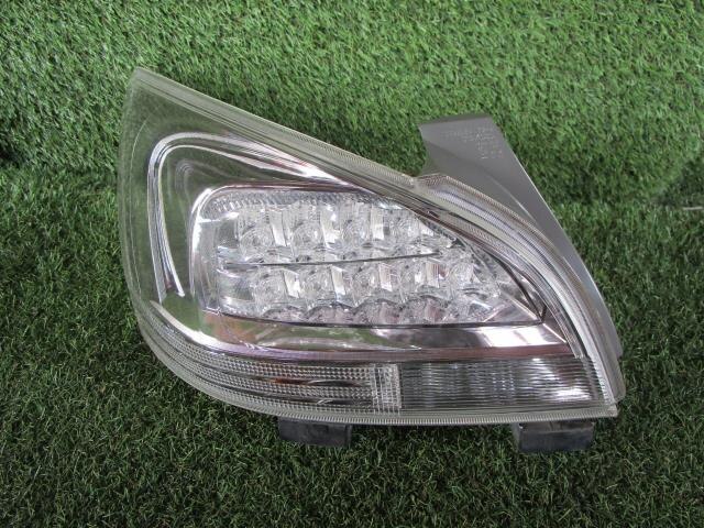 Left Tail Light TOYOTA Mark X Zio 2009 DBA-ANA10 — photo 1
