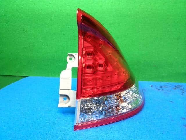 Right Tail Light HONDA Insight 2009 DAA-ZE2 — photo 1