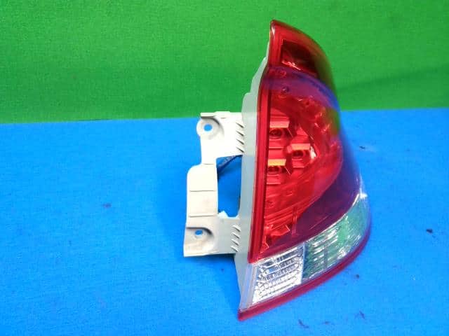 Right Tail Light HONDA Insight 2009 DAA-ZE2 — photo 3